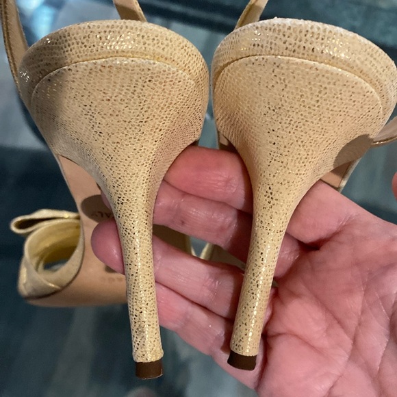 Designer champagne sparkly leather sandals w/bow designs - 3 3/4 inch heels - Picture 7 of 7